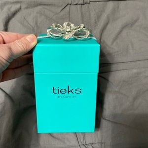 Tieks Box, Limited edition 2021 Bow